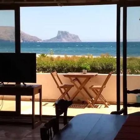 알테아 Beachfront Apt! Ac - Pool - Parking 아파트 외부 사진