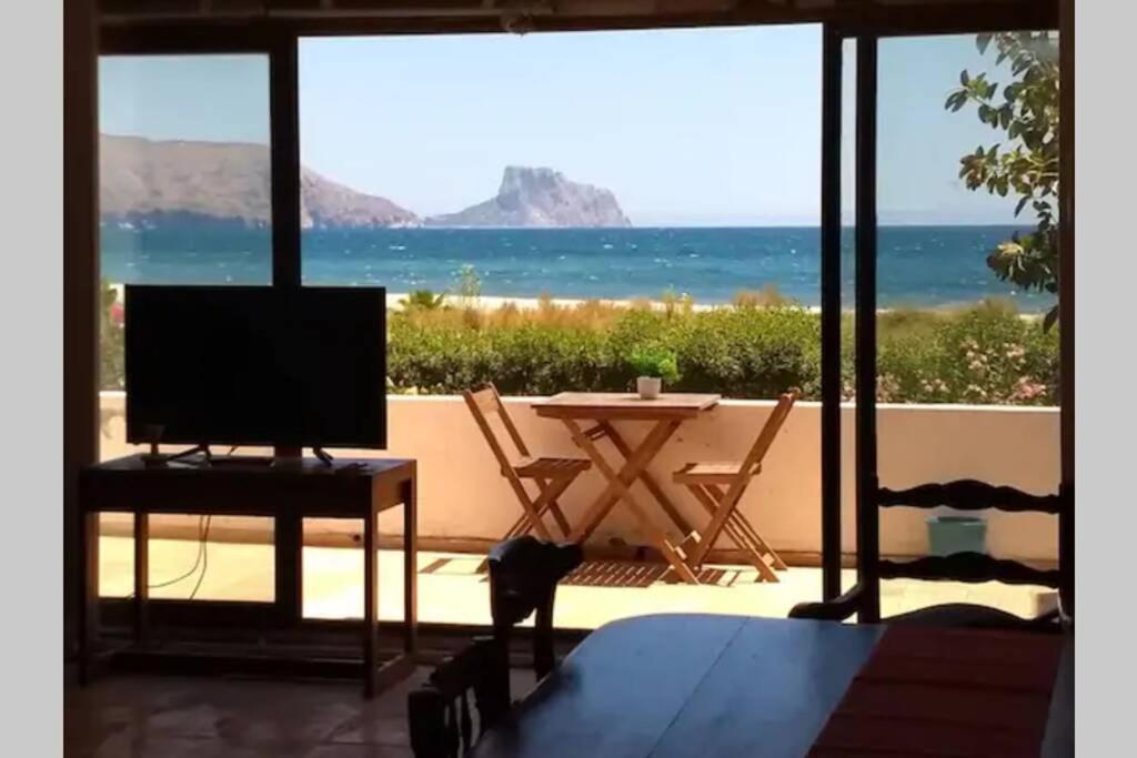 알테아 Beachfront Apt! Ac - Pool - Parking 아파트 외부 사진
